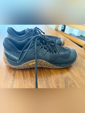 Merrell TRAIL GLOVE 7- Women's Black Trail Running Shoes with Gum Vibram Outsole
